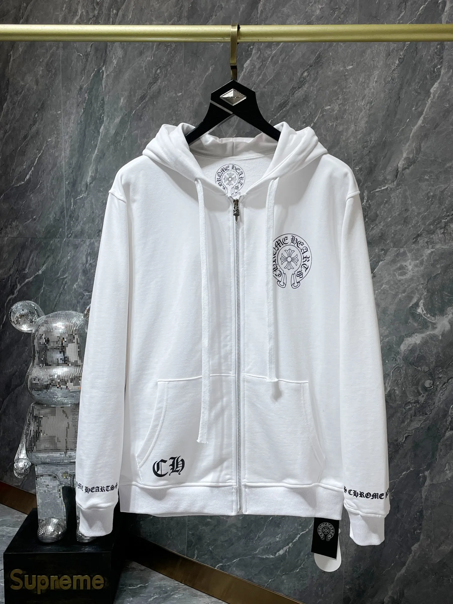 P260 Chrome Hearts Autumn and Winter 2025 Counter Synchronization ❤️ City limited edition, classic horseshoe cross Sanskrit large flower arm zipper sweatshirt Improved customized version 1:1 high-weight high-quality fabric Recommended color: white black Size: S, M, L, XL